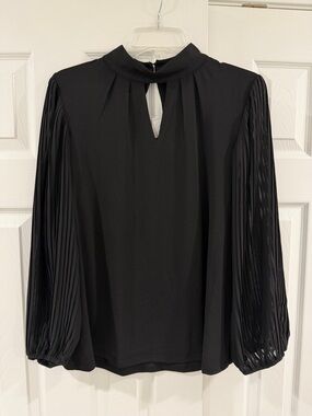 Cable & Gauge Black Pleated Sleeve Mock Neck Women's Top